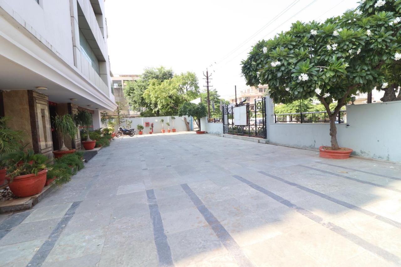 Crestmont Ashapurna Jaipur, Banipark Otel Dış mekan fotoğraf