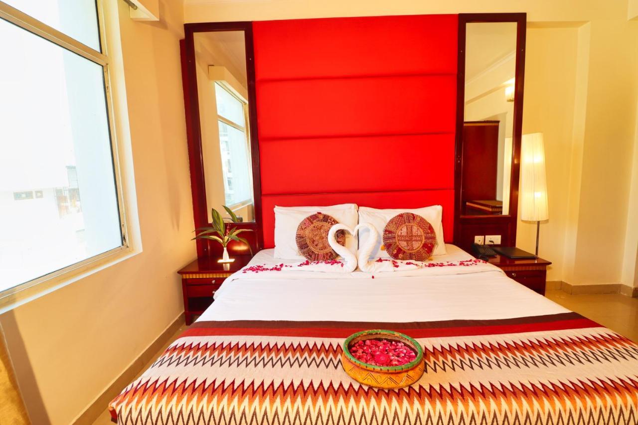 Crestmont Ashapurna Jaipur, Banipark Otel Dış mekan fotoğraf