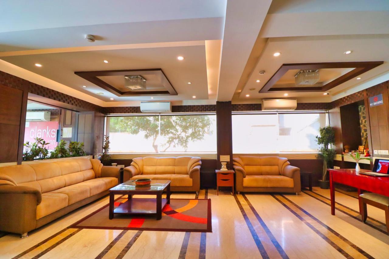 Crestmont Ashapurna Jaipur, Banipark Otel Dış mekan fotoğraf