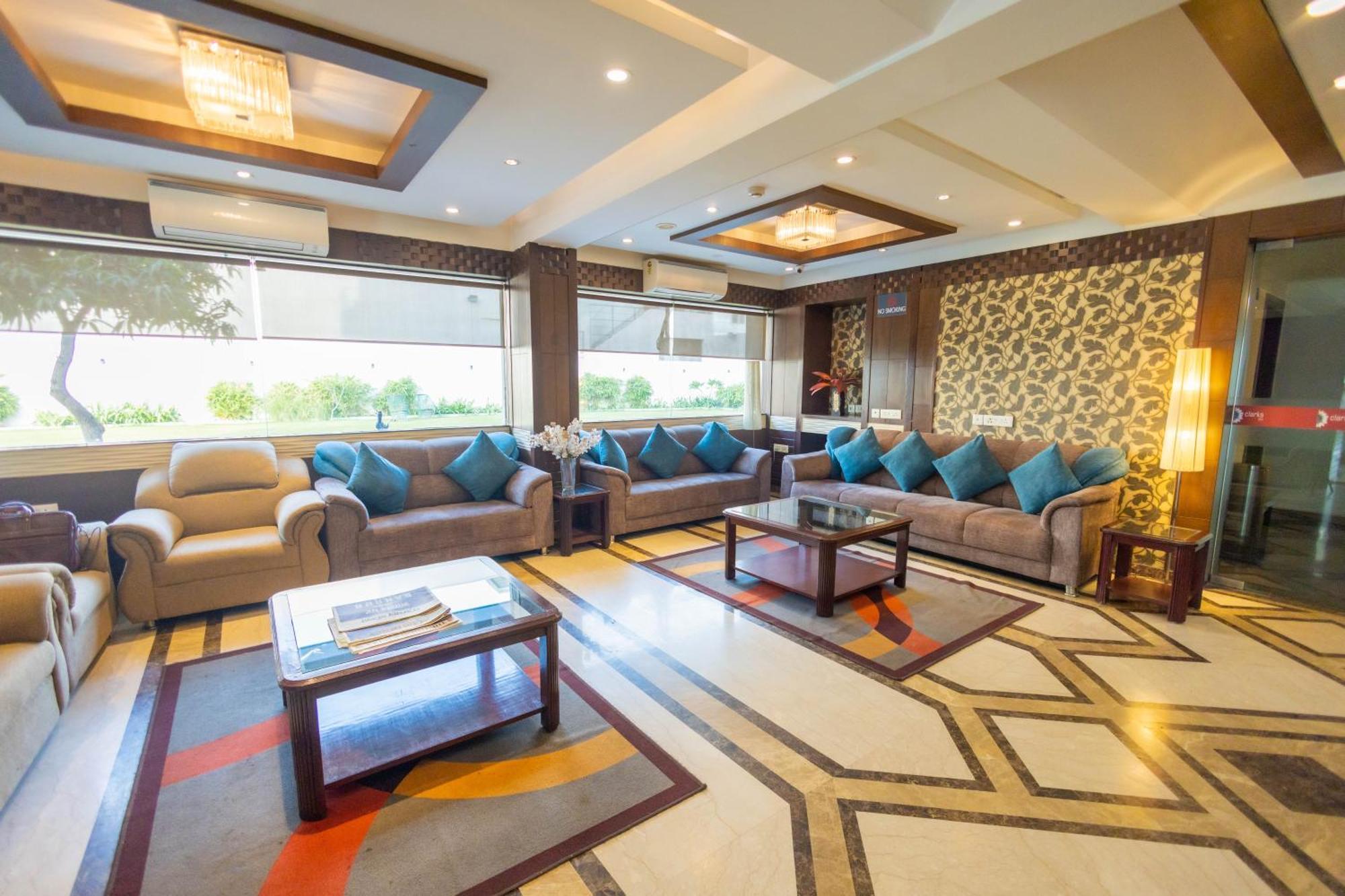 Crestmont Ashapurna Jaipur, Banipark Otel Dış mekan fotoğraf