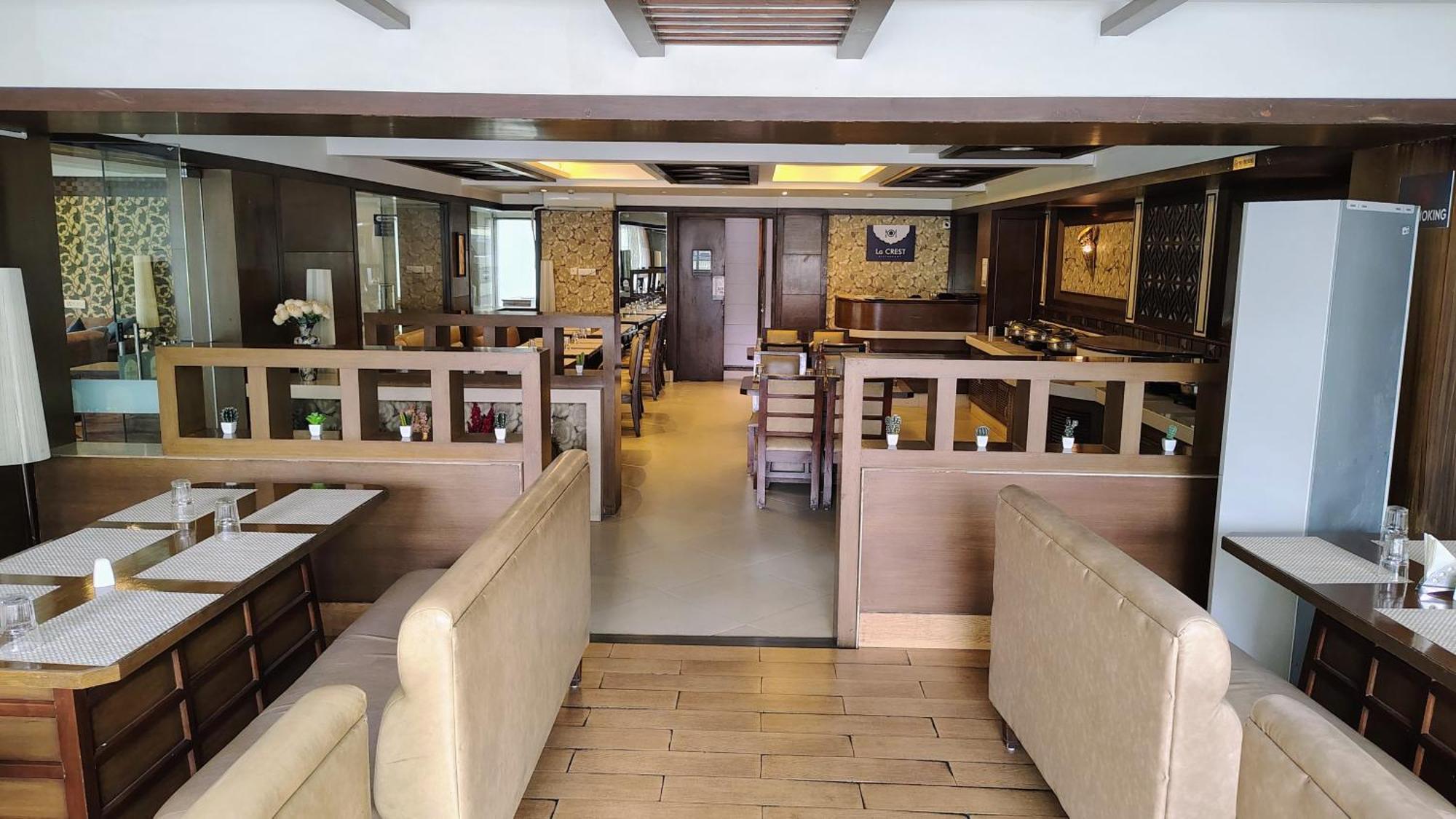 Crestmont Ashapurna Jaipur, Banipark Otel Dış mekan fotoğraf