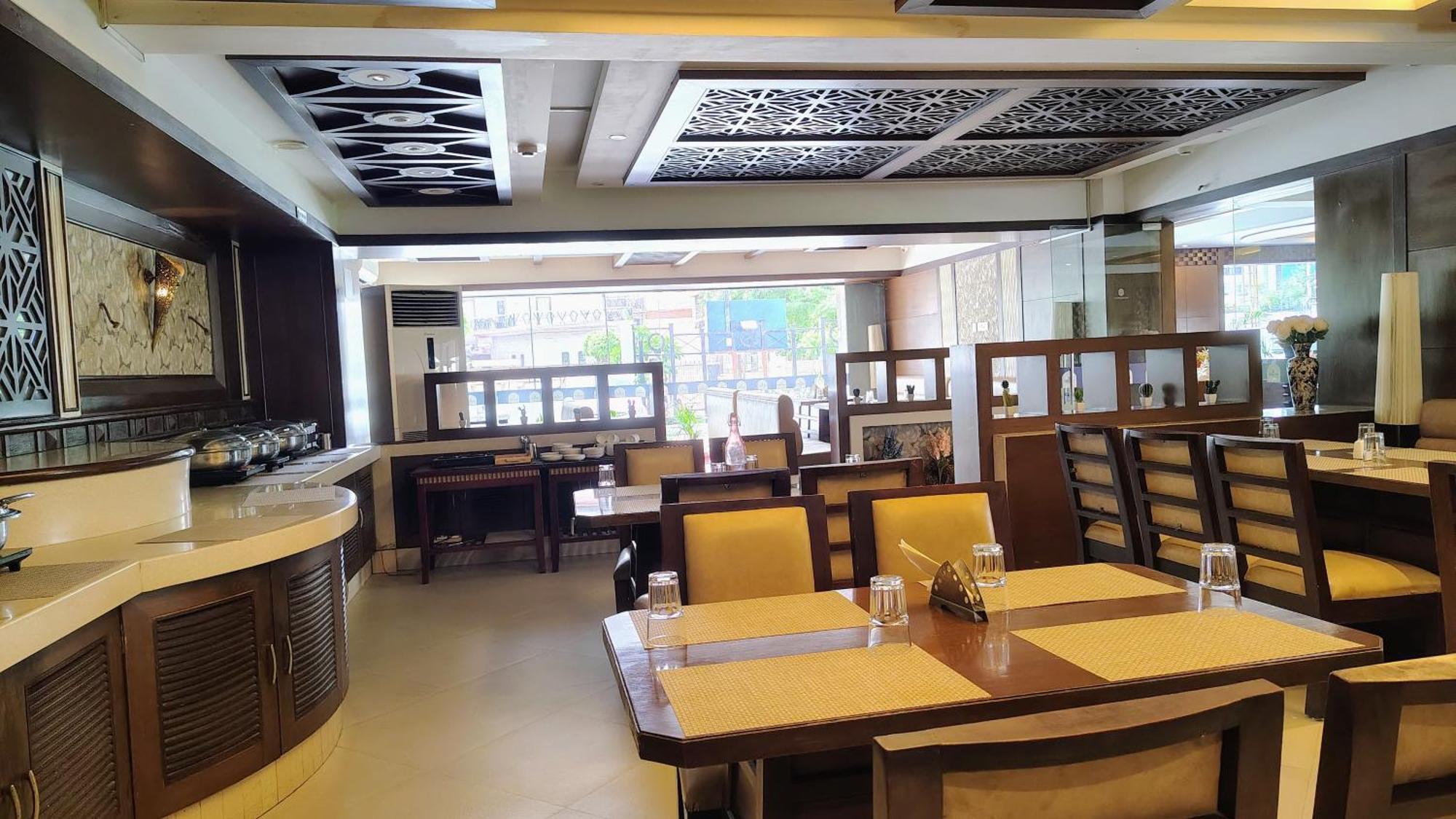 Crestmont Ashapurna Jaipur, Banipark Otel Dış mekan fotoğraf