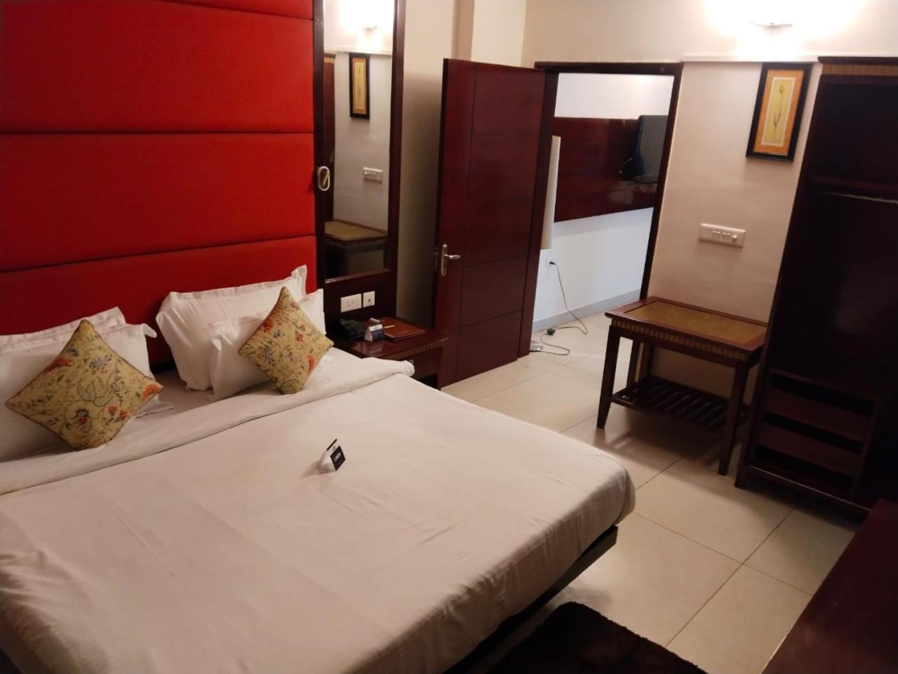 Crestmont Ashapurna Jaipur, Banipark Otel Dış mekan fotoğraf