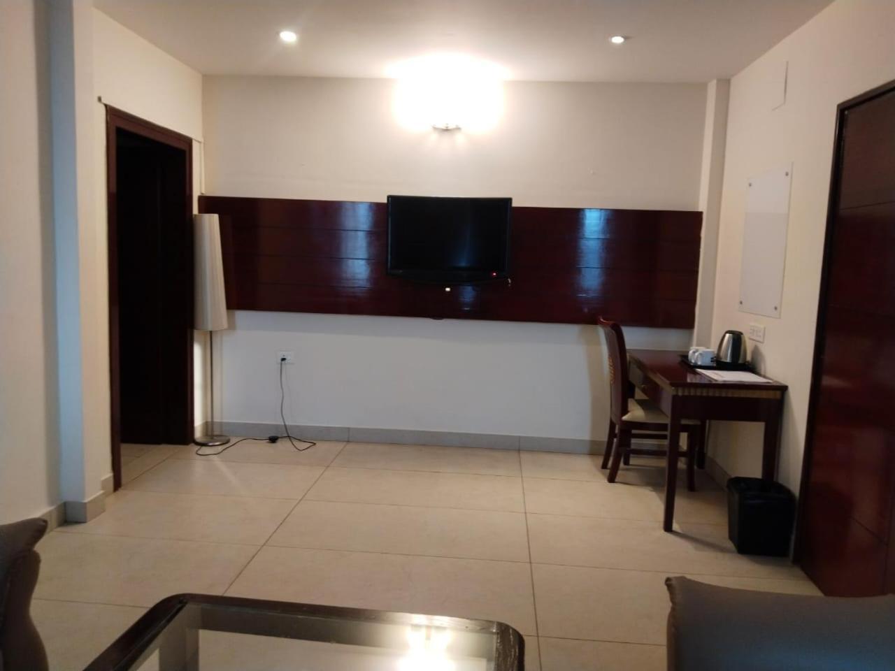 Crestmont Ashapurna Jaipur, Banipark Otel Dış mekan fotoğraf